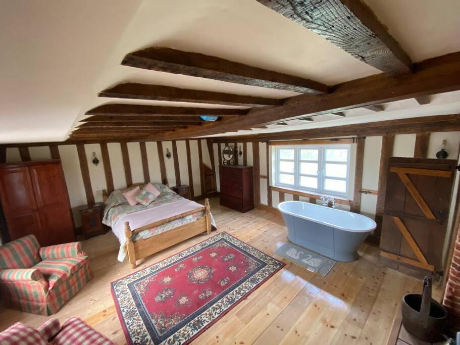A Newly Renovated, Cosy Escape In The Beautiful Shepherd'S Cottage Dereham Exteriör bild