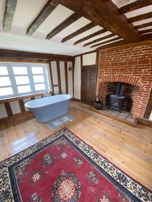 A Newly Renovated, Cosy Escape In The Beautiful Shepherd'S Cottage Dereham Exteriör bild