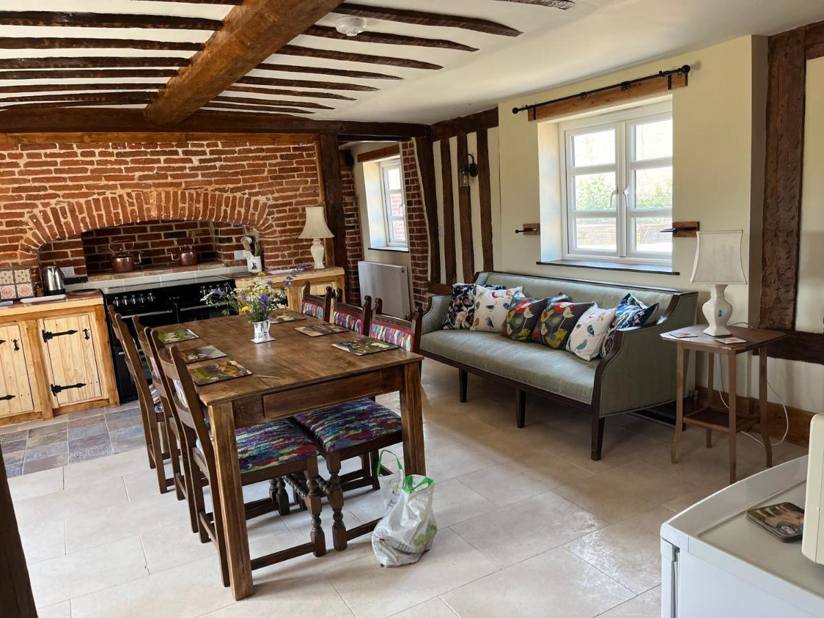 A Newly Renovated, Cosy Escape In The Beautiful Shepherd'S Cottage Dereham Exteriör bild